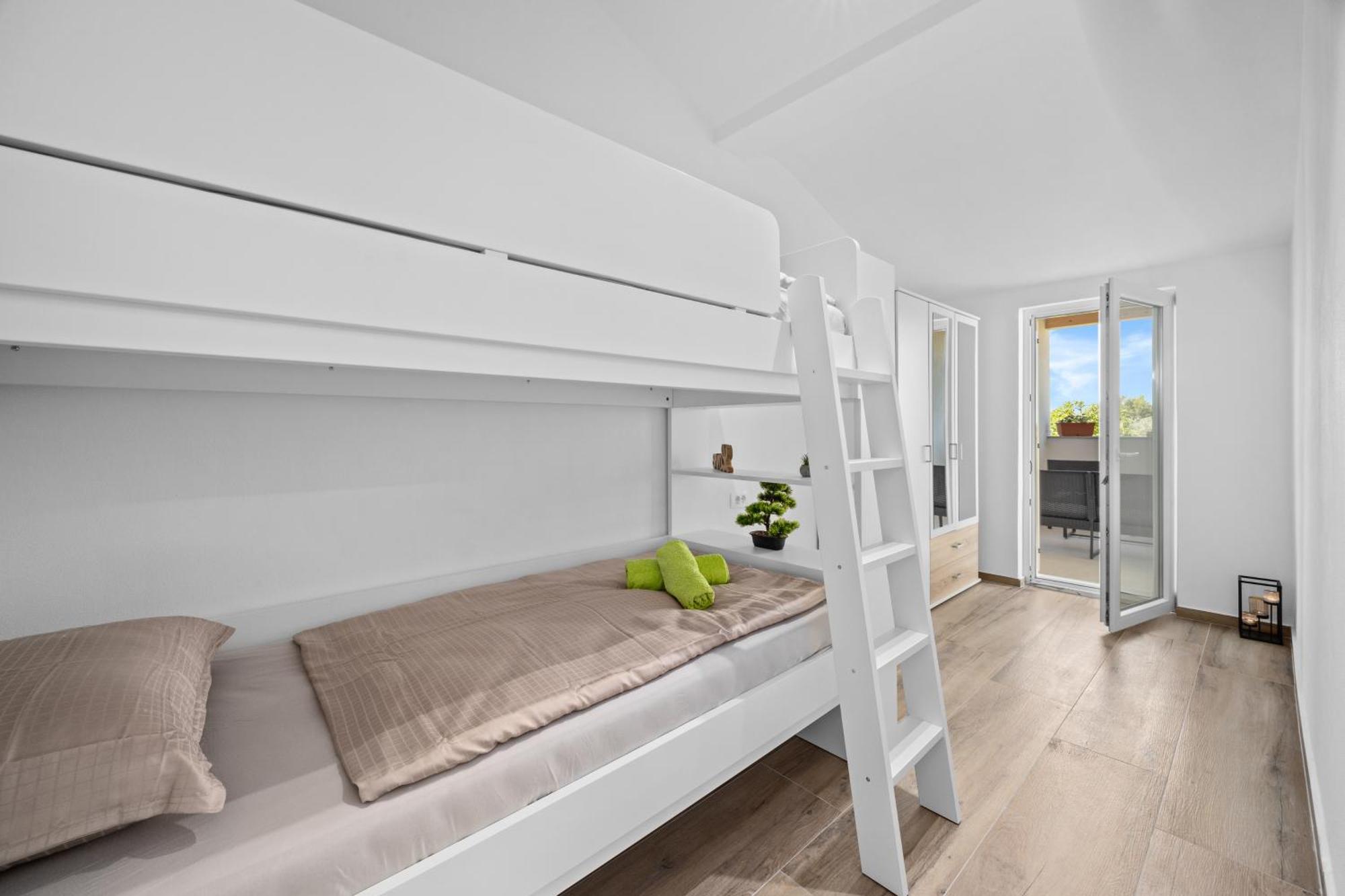 Apartment Nenad - Amazing Sea View ! Only 500 Meters From The Beach ! Fazana Bagian luar foto